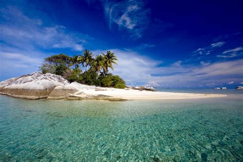 Pantai karang bolong serang banten 2021 pantai indah nan eksotis di banten view drone. Pantai Ungapan: Review & Harga Tiket Masuk (2021)