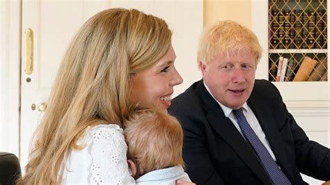 Britain's prime minister boris johnson and carrie johnson pose together in the garden of 10 downing street after their wedding on may 29, 2021. Boris Johnson Children : Boris Johnson Urges British Parents To Send Children Back To School ...