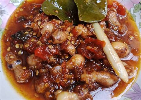 Bisa dengan suwiran ayam, ikan teri, daging cincang, udang atau juga cumi, yang dimasak dengan bumbu sambal. Resep Sambal Baby Cumi oleh Resep By Momsty IG ...