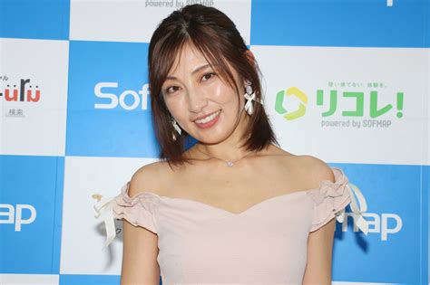 8歳、5歳、2歳￼の三姉妹のママ。japanese model yoko kumada.mom of three daughters.熊田曜子。 熊田曜子、大人の色気と美バストが炸裂 「シャワーを浴びると ...