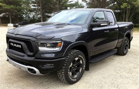 The ram 1500 sport copper is a bold special edition truck with copperhead features. Dodge RAM 1500 (2019) FormFit Hood Protector