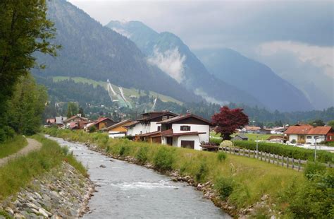 Nach 1987 und 2005 steht oberstdorf wieder im fokus der wintersportwelt, wenn die weltmeisterinnen und weltmeister im. Anreise nach Oberstdorf & Erste Etappe Oberstdorf - Kemptner Hütte | "gingerfish-pics (running)"