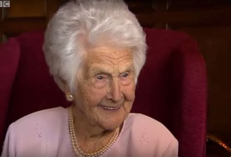 109 year old woman whiskey is the secret to long life old women british women secret