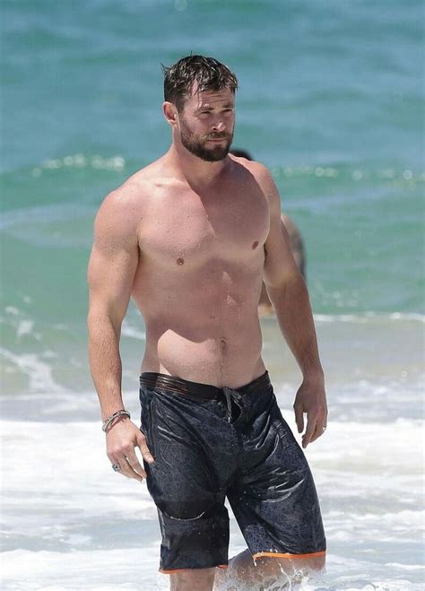 Chris hemsworth brother luke hemsworth has been married to samantha hemsworth since 2007. hemsworth #MuscleMen | Chris hemsworth shirtless, Chris ...