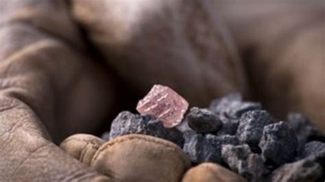 Australias Largest Rough Pink Diamond Unearthed Bbc News