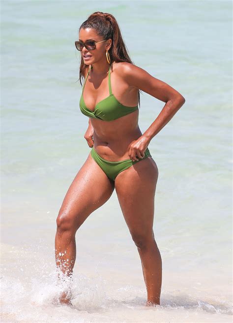 Claudia Jordan Shows Off Her Bikini Body 147053 Photos The Blemish