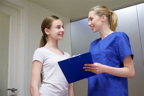 Blog Preparing Your Daughter For Her First Gynecologist Visit Main