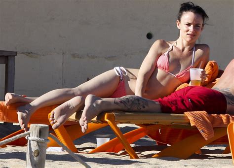 Juliette Lewis Bikini On The Beach In Los Cabos Gotceleb