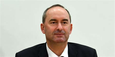 Jul 01, 2021 · aiwangers zögern sich gegen corona impfen lassen zu wollen, wird im landtag leidenschaftlich diskutiert. Aiwanger als Vorsitzender der Freien Wähler Bayern ...