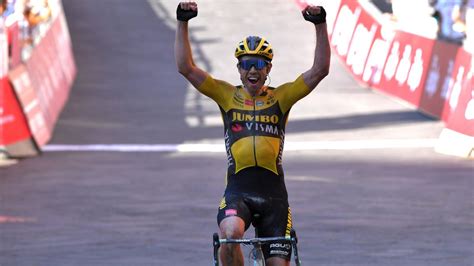 In a short message on twitter,. Strade Bianche | Wout van Aert zegeviert in straten van ...