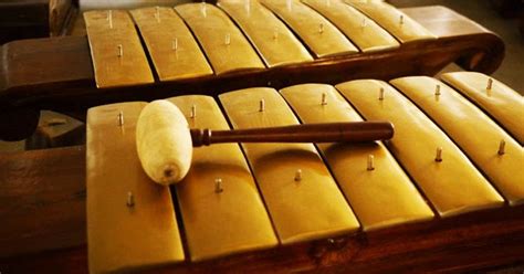 Beberapa alat musik tradisional aceh memiliki kemiripan dengan alat musik tradisional daerah lain, tetapi bila kita lihat secara detail, ada perbedaan yang cukup jelas antara alat musik tradisional ini juga mempunyai ragam jenis yang lumayan banyak. 10+ Alat Musik Tradisional Dari Jawa Barat Beserta ...