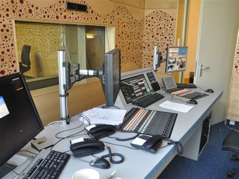 24 hodin denně nabízí rychlý, kvalitní a komplexní informační servis o událostech doma i v zahraničí. ČRo optimalizuje vysílací sítě: Dvojka a Vltava mění ...