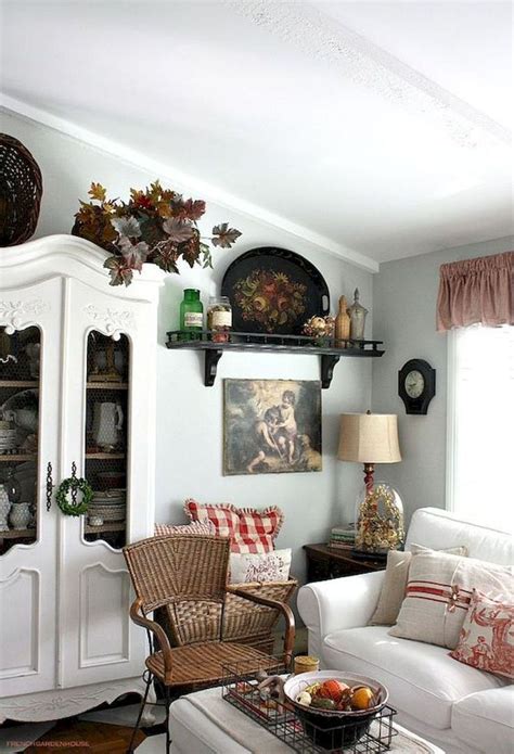 Inspiring And Romantic Living Room Decorating Ideas French Country