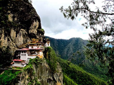 And if you are visiting bhutan, you can't possibly miss the lovely city of paro. Paro Taktsang
