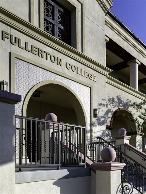 Entrance to the Fullerton College campus commons | Campus commons