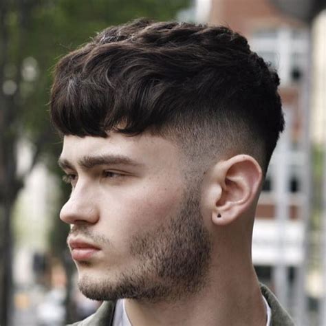 Making clothing less intimidating and helping you develop your own style. Best Men's Haircuts For Your Face Shape (2020 Illustrated ...
