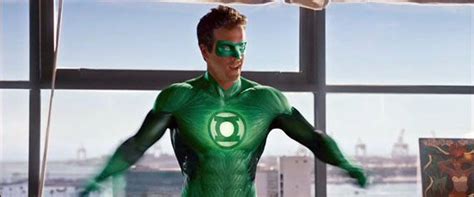Could Green Lanterns Cgi Costume Ruin The Movie