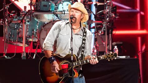 Toby Keith Shares Stomach Cancer Treatment And Recovery Update