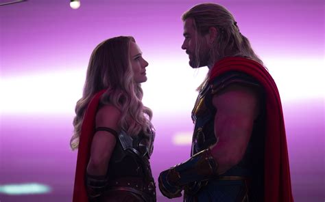 1440x900 Thors Chris Hemsworth And Natalie Portman 4k Thor Love And