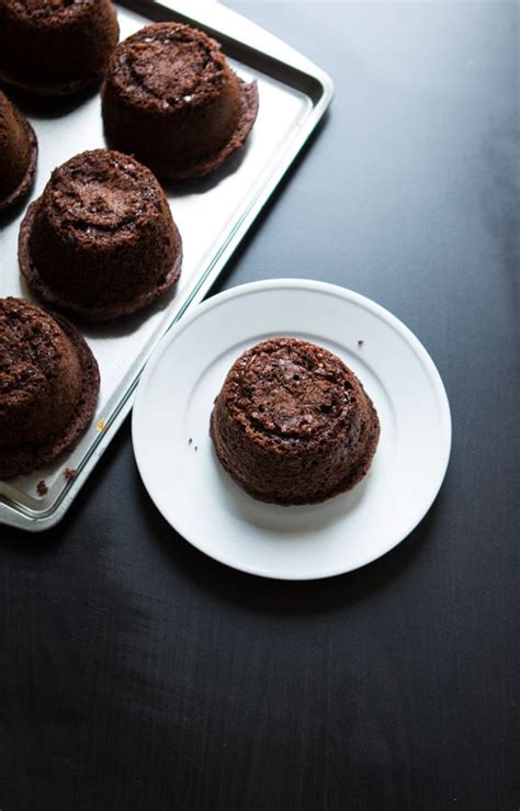 Add the almond flour, baking powder and cocoa powder to the bowl with the melted chocolate, and mix until well combined. Chocolate Molten Lava Cake Recipe (Chili's Copycat!) - Oh ...