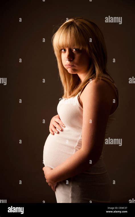 Adolescentes Embarazadas Rubio Chica Mujer Embarazo No Deseado La Anticoncepción Planificación