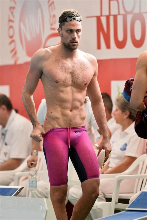 In questo modo la pallanuoto aiuta a prevenire problemi di osteoarticolari e attivando più muscoli e. Gli atleti azzurri più belli del nuoto - www.stile.it