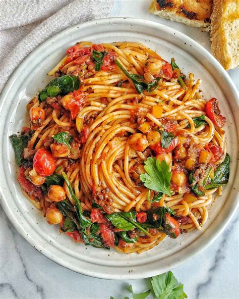Roasted Tomato Spaghetti With Spinach And Chickpeas Good Old Vegan
