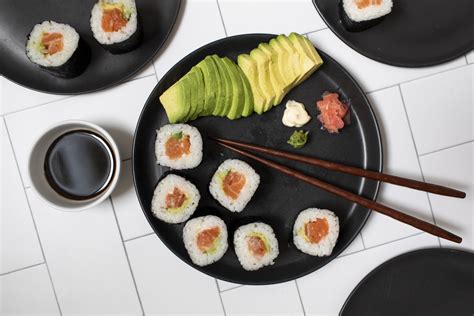 Avocado And Smoked Salmon Sushi A Better Choice