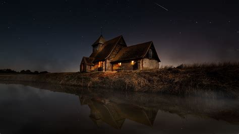 Download Wallpaper 2560x1440 Lakeside House Reflections Night Dual