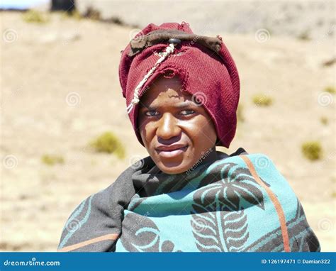Dans Le Royaume Du Lesotho Africain Les Personnes De Basotho Image