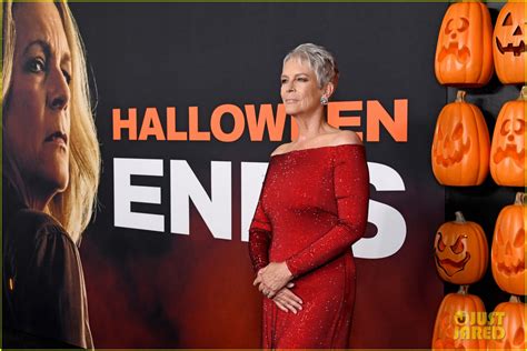 Jamie Lee Curtis Reflects On Her And Laurie Strodes Legacy At Halloween Ends Premiere Photo
