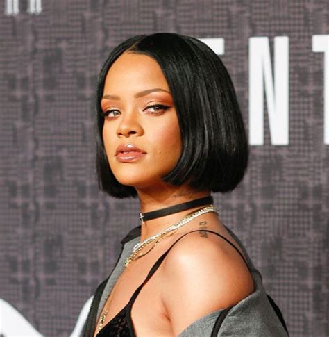 Amazing Rihanna Bob Hairstyle Sleek Celebs Hairstyle Images In 2020 Rihanna Hairstyles