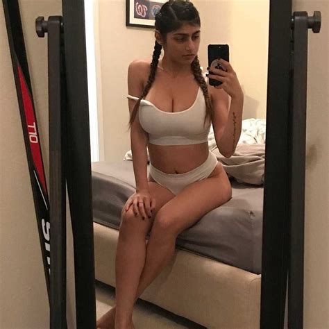 Foto De Dormitorio Sexy De Mia Khalifa Fotos De Instagram De Mia