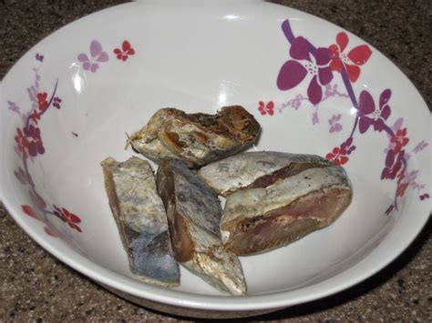 Nasi goreng ikan masin tenggiri/salted mackerel fish 2 slices ikan masin (tenggiri/salted fish streetfood #nightmarket #food nasi goreng ikan tenggiri khas pekalongan video tentang proses. Blossom Mommy: Sambal Ikan Tenggiri Masin Pembuka Selera