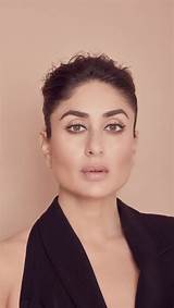 Kareena kapoor spotted outside karisma's residence our lady swoons us with her great looks and amazing. Kareena Kapoor Khan New Stills - Latest Movie Updates ...