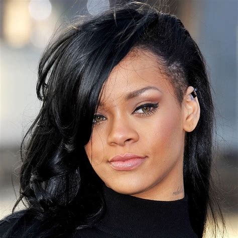 Rihanna 🖤 Womens Hairstyles Rihanna Hairstyles Half Shaved Hair