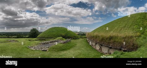 Knowth Neolithic Passage Tomb Main Mound Ireland Stock Photo Alamy