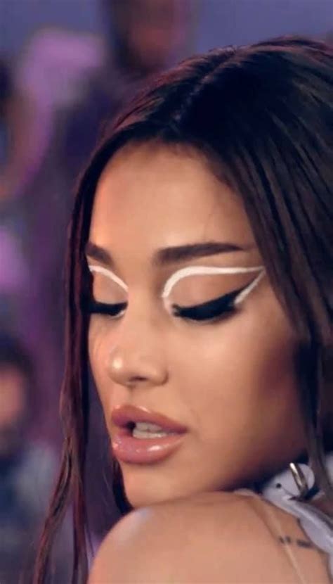 Pin By Laura Kuzniar On ᴀʀɪᴀɴᴀ ɢʀᴀɴᴅᴇ Ariana Grande Eyeliner Ariana Grande Makeup Ariana