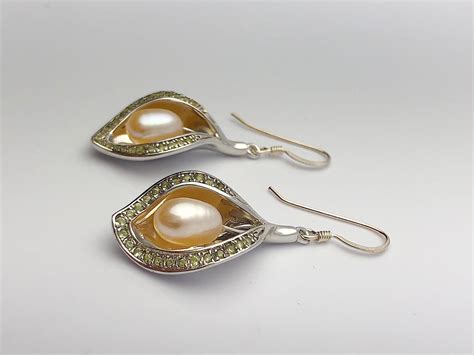 Edison Pearl Earrings With Peridot On 925 Sterling Silver Statement