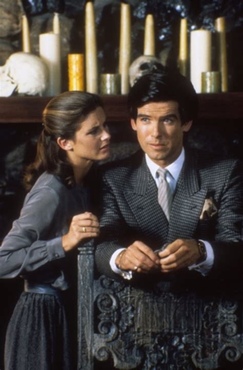 Pierce brosnan net worth is estimated at $80 million. Laura Holt (Stephanie Zimbalist) - jung, schön, smart ...