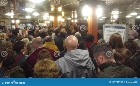 London October 2019 Line In The London Underground Many People At