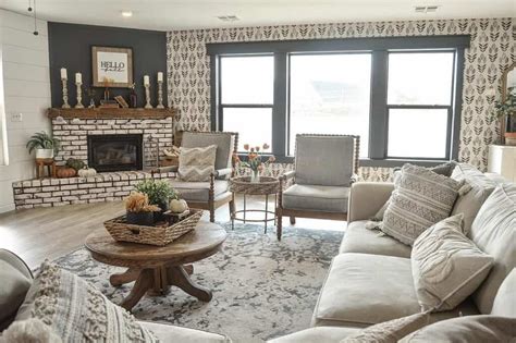 Striking Gray Trim In Neutral Living Room Soul And Lane