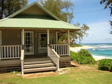 Your home away from home awaits on the big island of hawaii in charming, affordable hawaii vacation rental cottages in warm and sunny south kohala. Beach cottage in Hawaii | Beachfront cottage, Cheap beach ...
