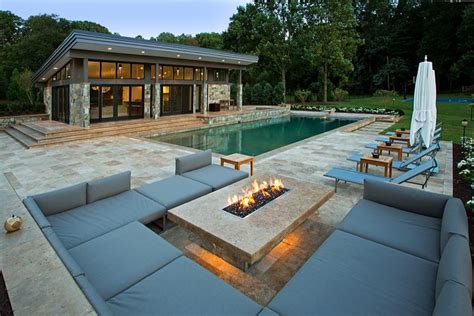 33 Pool Houses With Contemporary Patio
