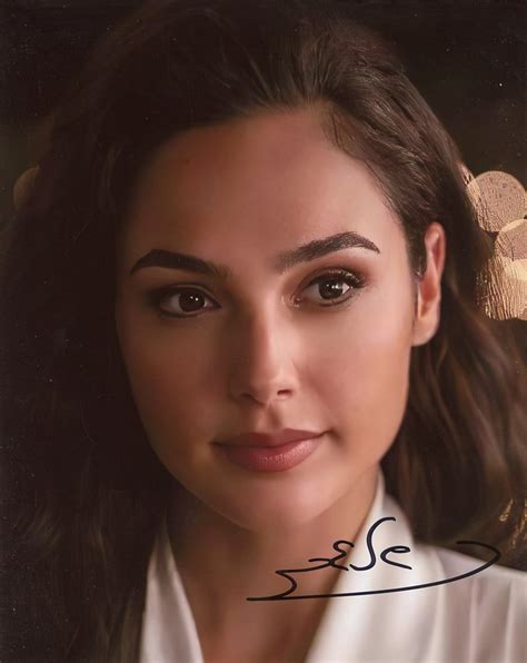 Gal Gadot Wonder Woman In Person Signed Photo