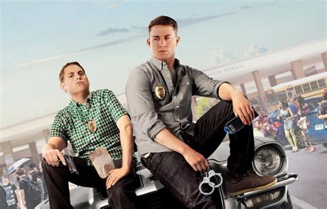 By 2012, they are rookie cops, paired together, on bike patrol yearning to make arrests. 21 Jump Street (2012) - Recenze, Galerie, Videa a Články