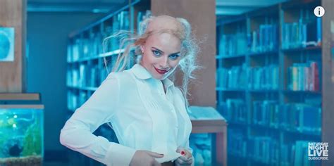 Margot Robbie Pokes Fun At The Sexy Librarian Stereotype On Snl E Online