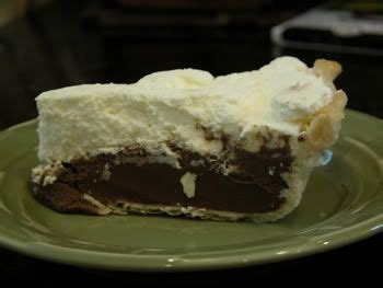 I had not thought about chocolate cream pie for years until i found this video recipe tutorial by paula deen. Paula Deen's favorite chocolate pie (With images ...
