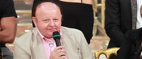 He appears to looks similar to baldi, but appears to wear a green shirt with a ️ button emoji, red pants, brown shoes, and wear a pair of mlg shades. Massimo Boldi: «I "grandi" esperti del governo ci prendono ...
