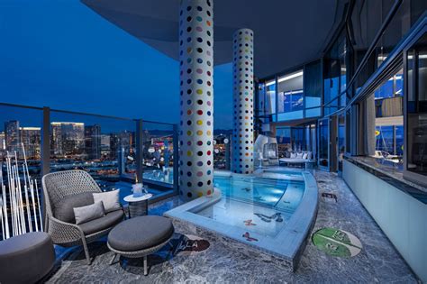 Damien Hirst Creates 100 000 A Night Hotel Suite In Las Vegas